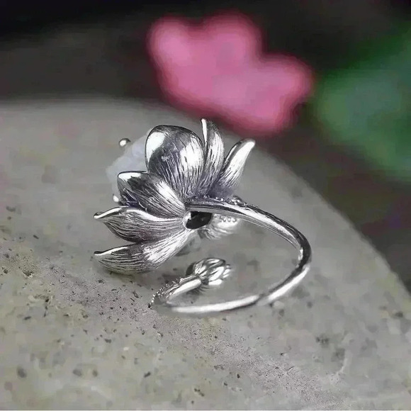 Natural Jade Glaze Lotus Classical Beauty Ring - Picture 4 of 8